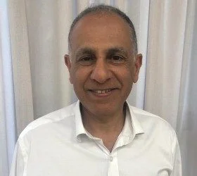 אבשלום אחרק