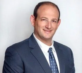 אהרון צ'יסמדיה סגן יור (משותף)